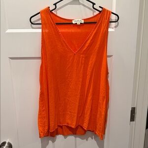 Listicle V-Neck Sleeveless Tank Top in Orange